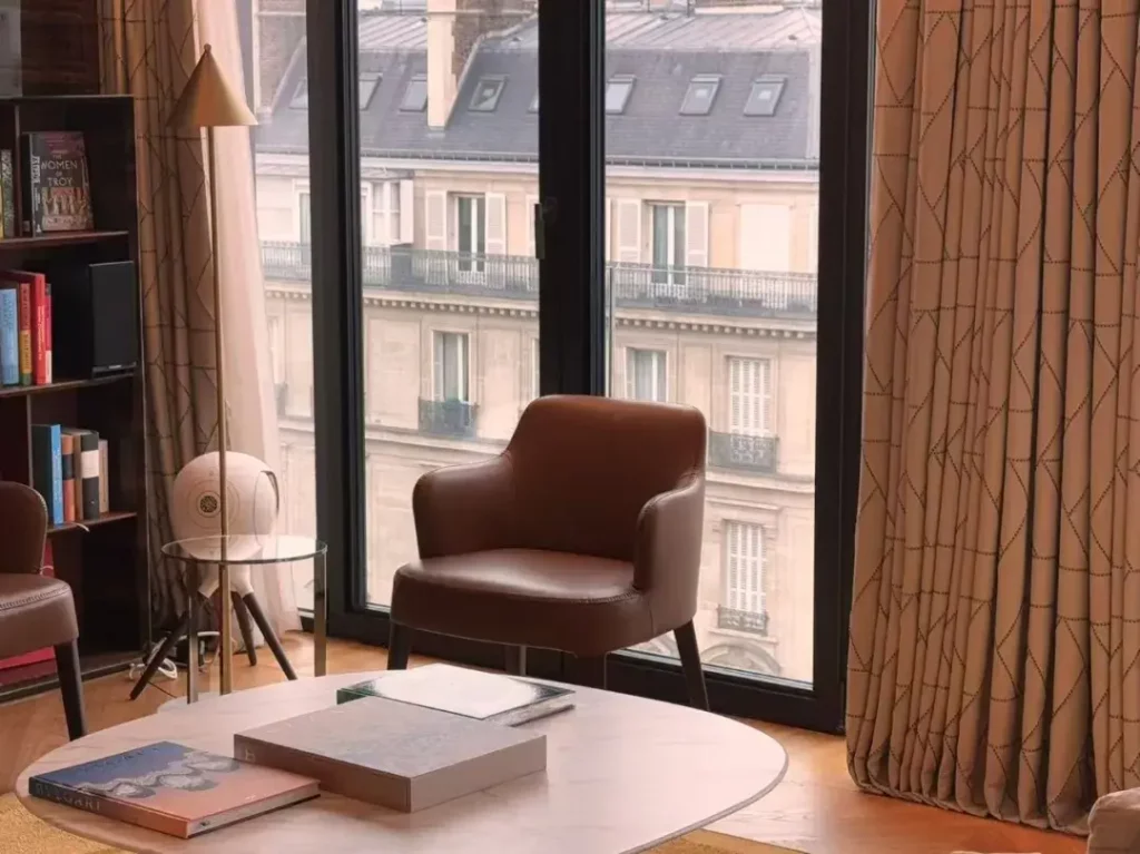 Bvlgari Hotels 2026 14 Bvlgari-Hotel-Paris-Livingroom